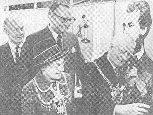 Ken Holling oversees the Lord Mayor Coun Albert Richardson